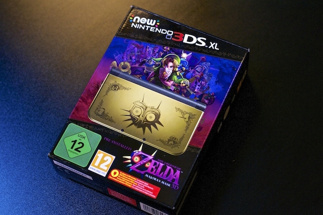 Unboxing New 3DS XL Zelda Majora's Mask Collector