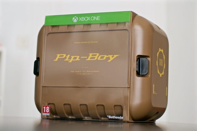 Unboxing Fallout 4 Collector Pip-Boy-1 Unboxing Fallout 4 Collector Pip-Boy