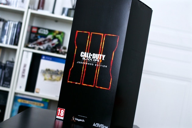 Unboxing Call of Duty Collector Black Ops 3