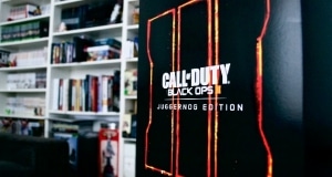 Unboxing Call of Duty Collector Black Ops