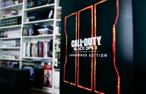 Unboxing Call of Duty Collector Black Ops