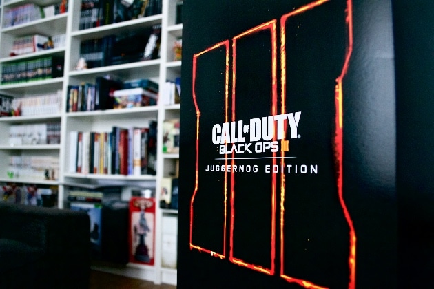 Unboxing Call of Duty Collector Black Ops