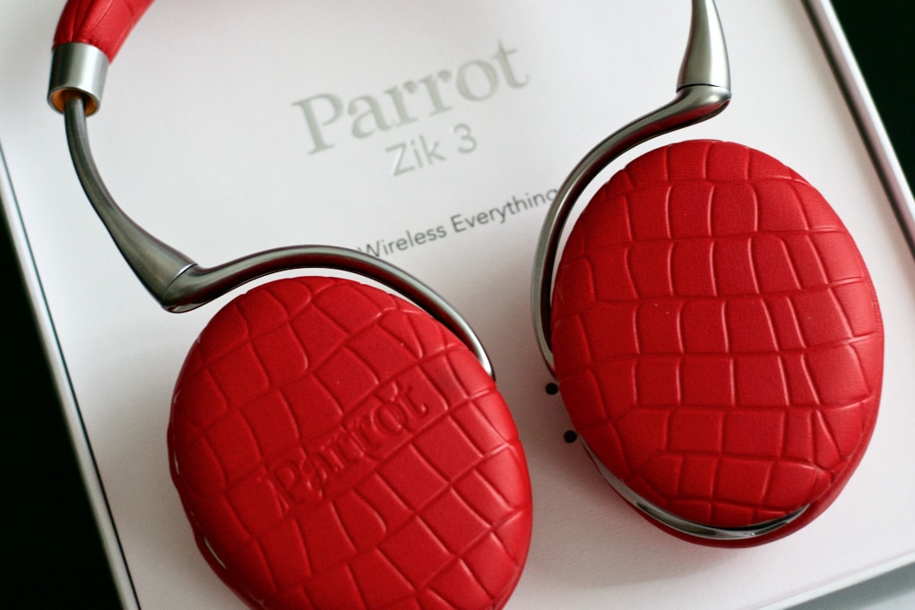 Test Parrot Zik 3 : le couteau-suisse des casques nomades - Les Numériques