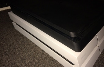 PS4 Slim photos leak