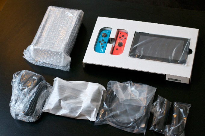Unboxing Nintendo Switch Photos