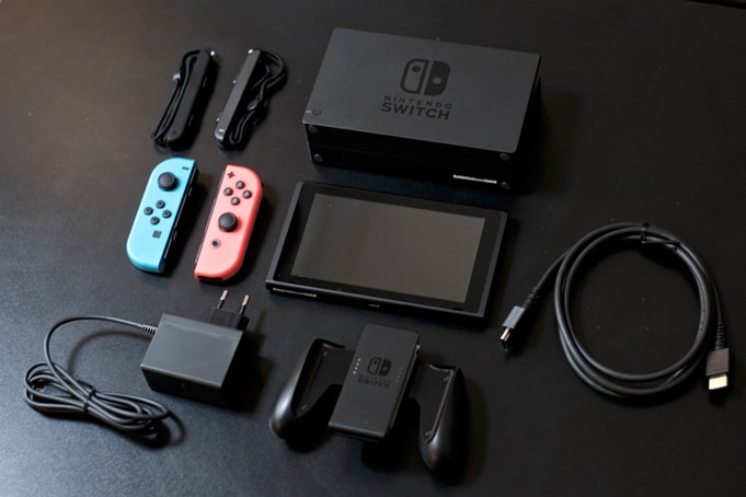 Unboxing Nintendo Switch Photos