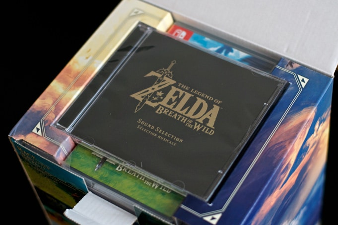 Unboxing Zelda breath Of The Wild Collector