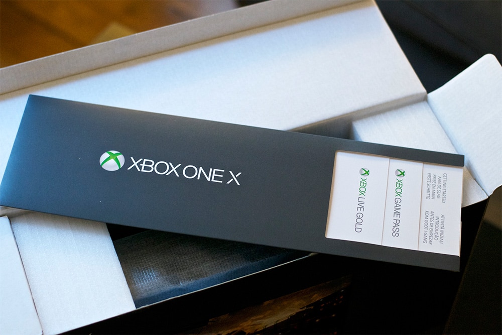 Unboxing Xbox One X Press Kit