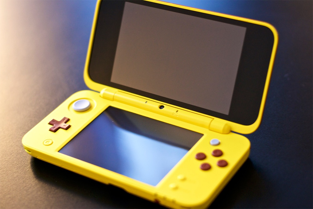 2DS XL PIKACHU EDITION COLLECTOR