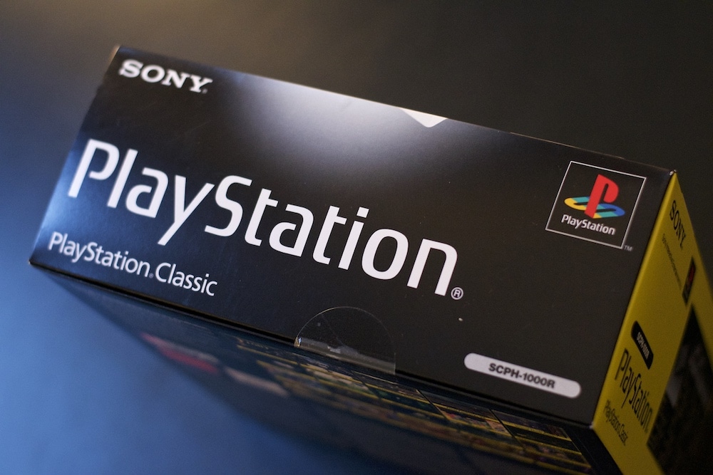 Unboxing PlayStation Classic Mini