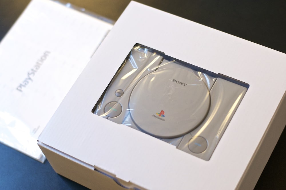 Unboxing PlayStation Classic Mini