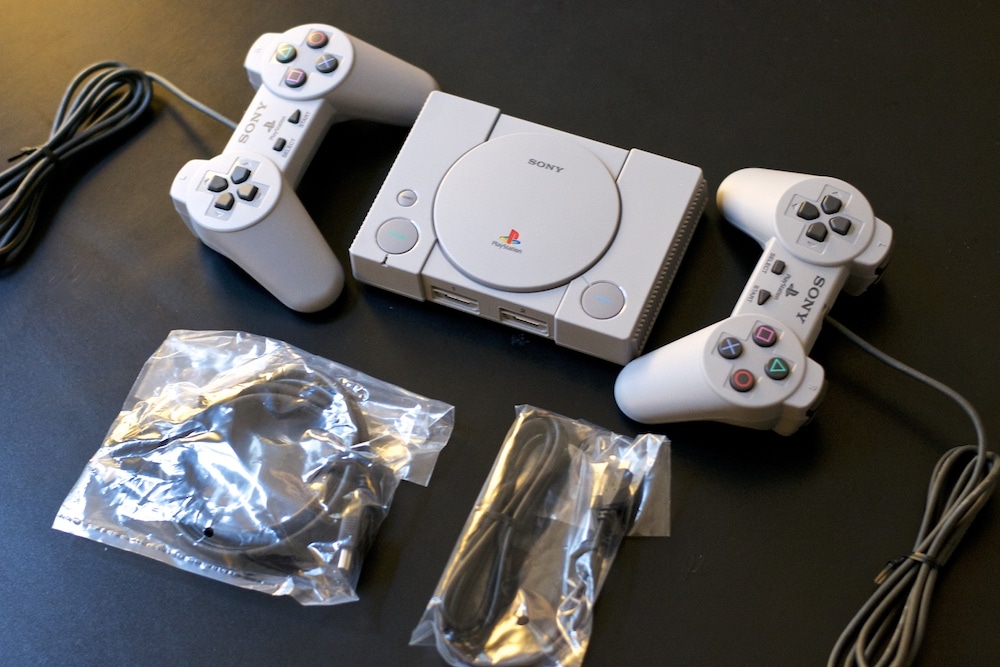 Unboxing PlayStation Classic Mini