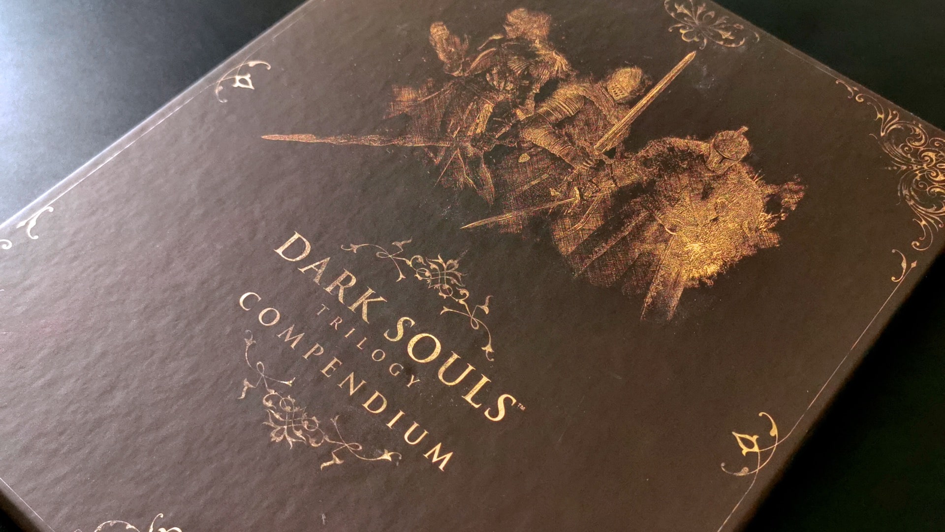 Arrivage Dark Souls Trilogy Compendium : la bible absolue