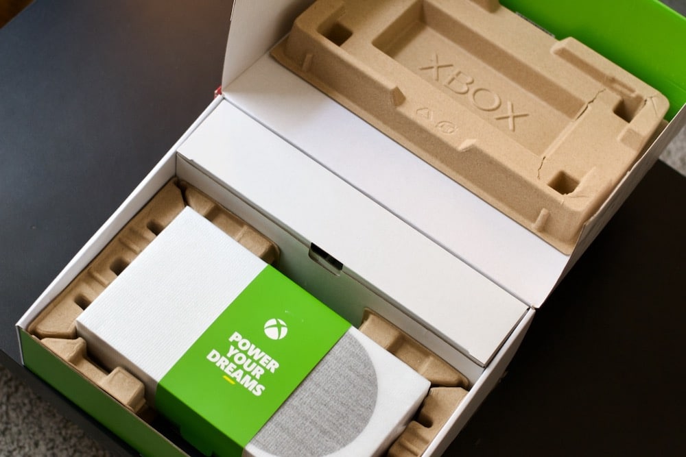 Xbox Series retail packaging