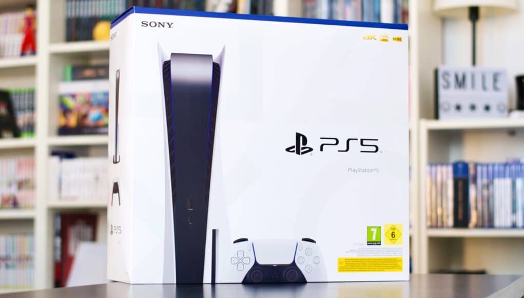 Unboxing console PS5