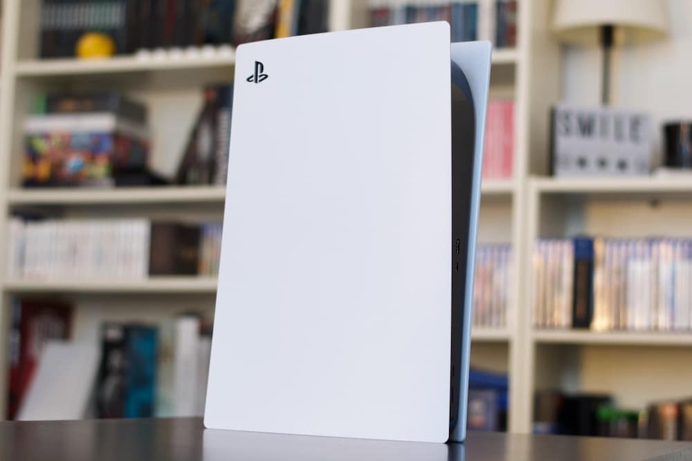 Unboxing PS5 console