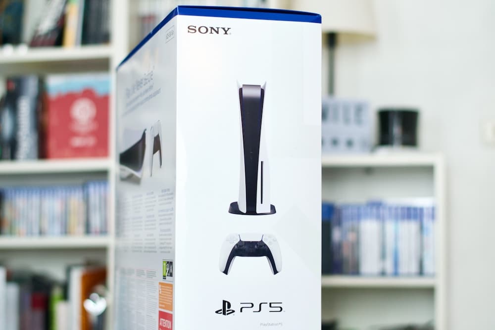 Unboxing console PS5